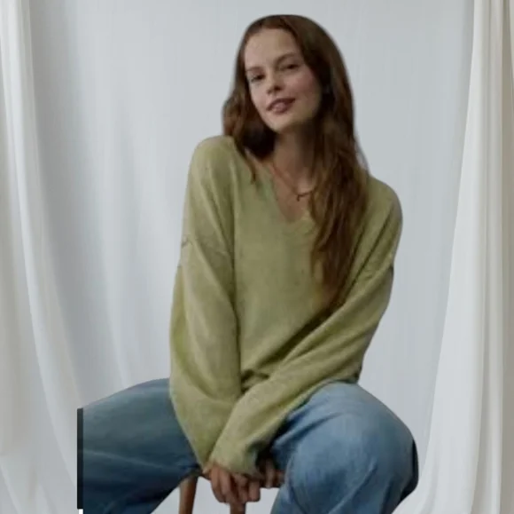 Nwt AE Green Reverse Notch Neck Oversized Sweater Size Large - Picture 2 of 5